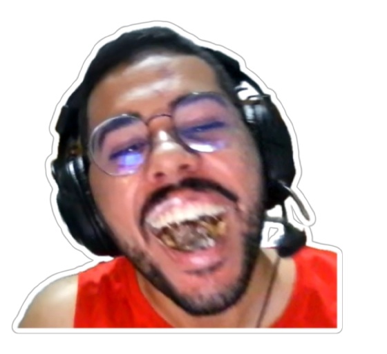 Crianças felizes recebendo alimento